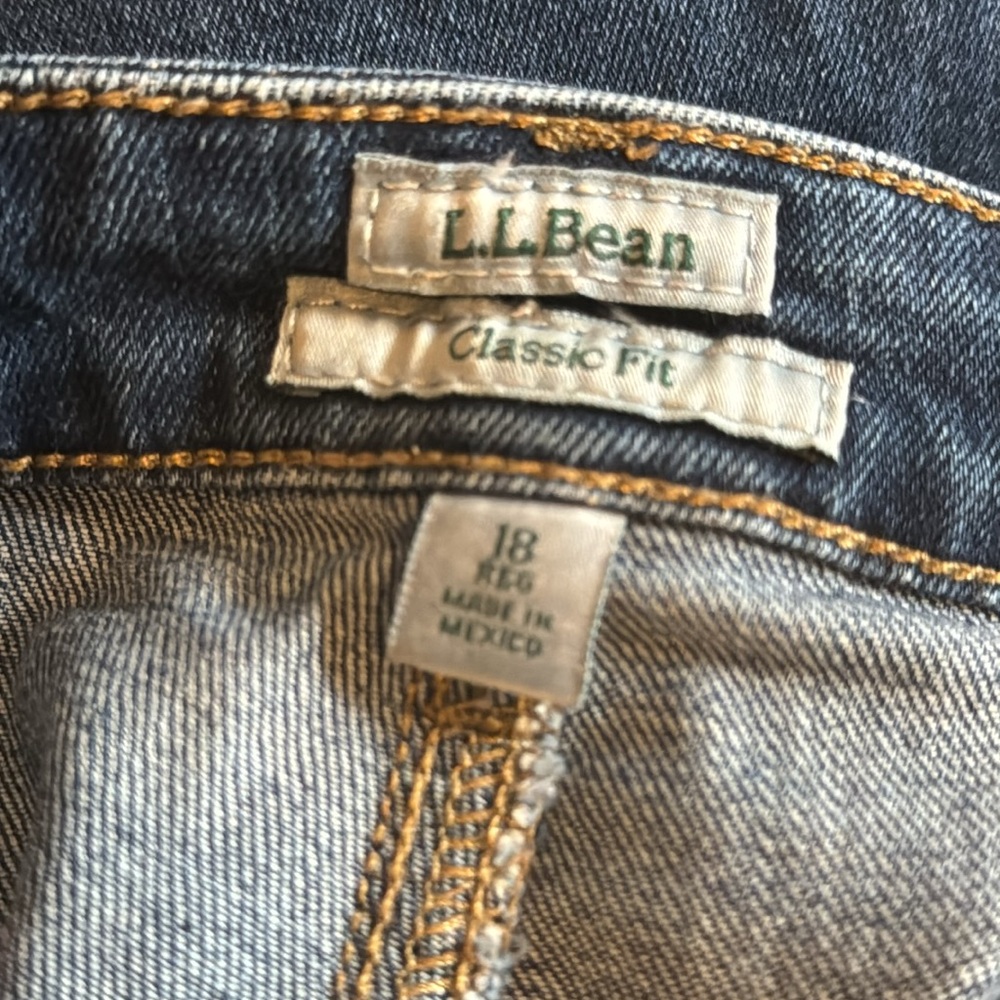 Woman’s Size 18 LL Bean Jeans - Picture 7 of 8